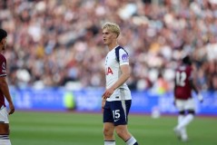 利物浦红牌风暴中伊萨克崭露头角：正名之战期待之光