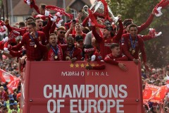 巴塞罗那10月硬仗连连：对阵皇马挑战大，弗里克轮换引争议，伤病潮加剧困境